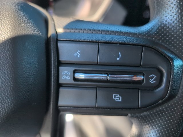 Used 2023 Chevrolet Colorado Trail Boss w/ Technology Package AWD/4WD image 24