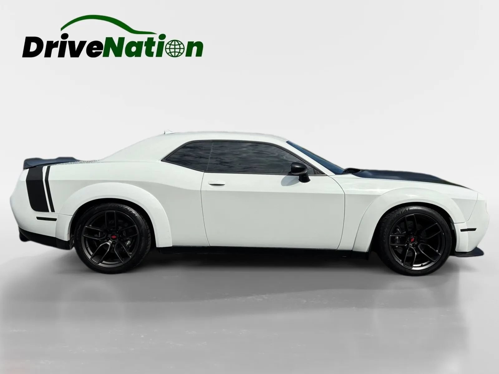 Used 2016 Dodge Challenger R/T Scat Pack w/ Leather Interior Group RWD image 4