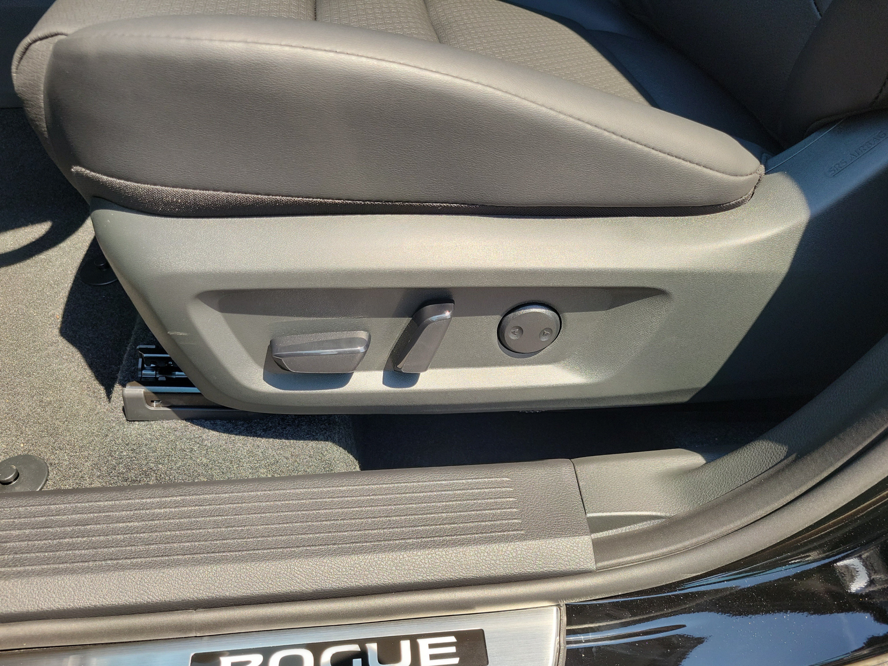 New 2026 Nissan Rogue Dark Armor FWD image 18