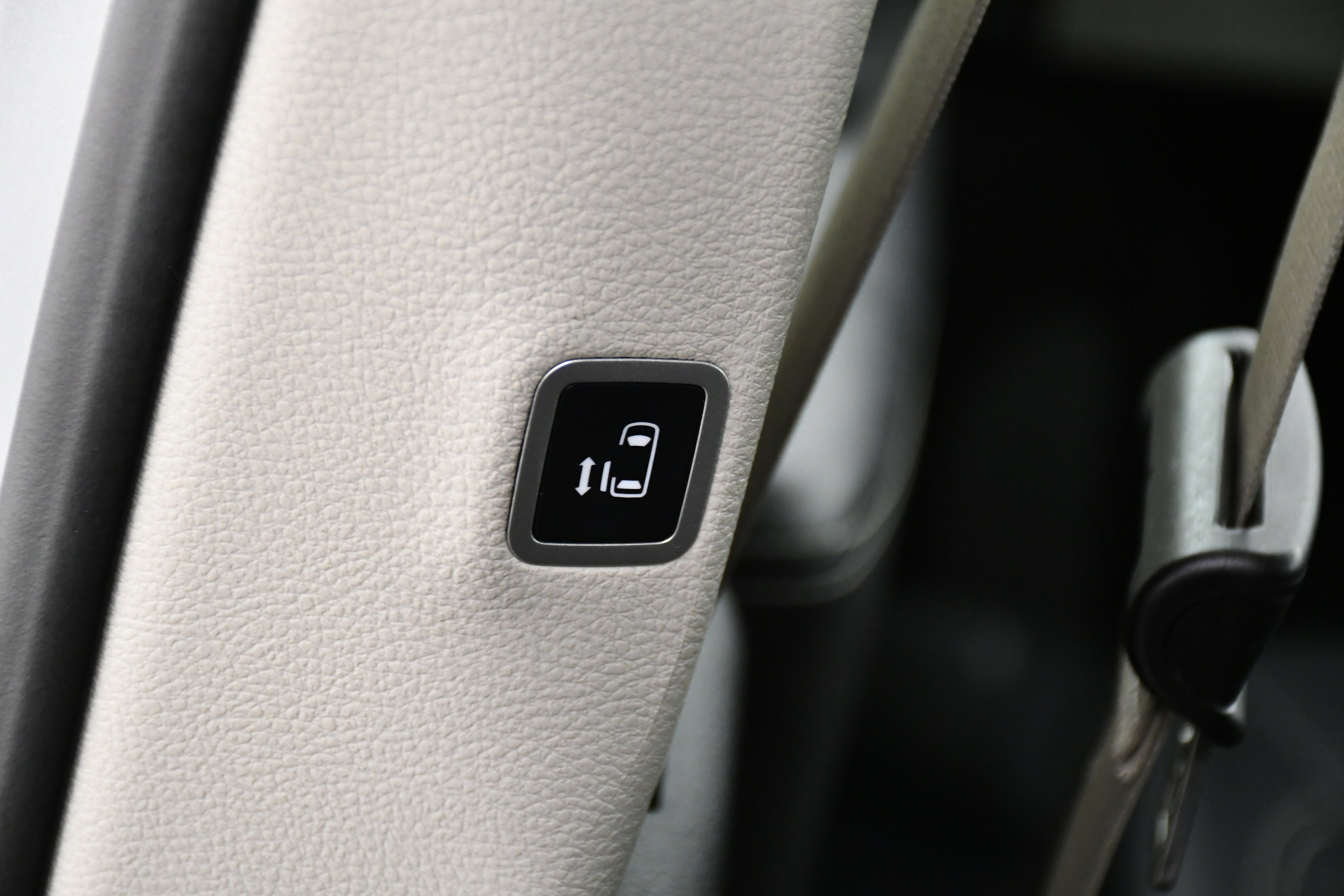 Used 2024 Chrysler Pacifica Touring-L image 48