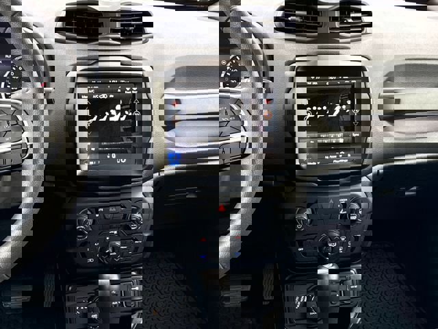 Used 2023 Jeep Renegade Latitude AWD/4WD image 16