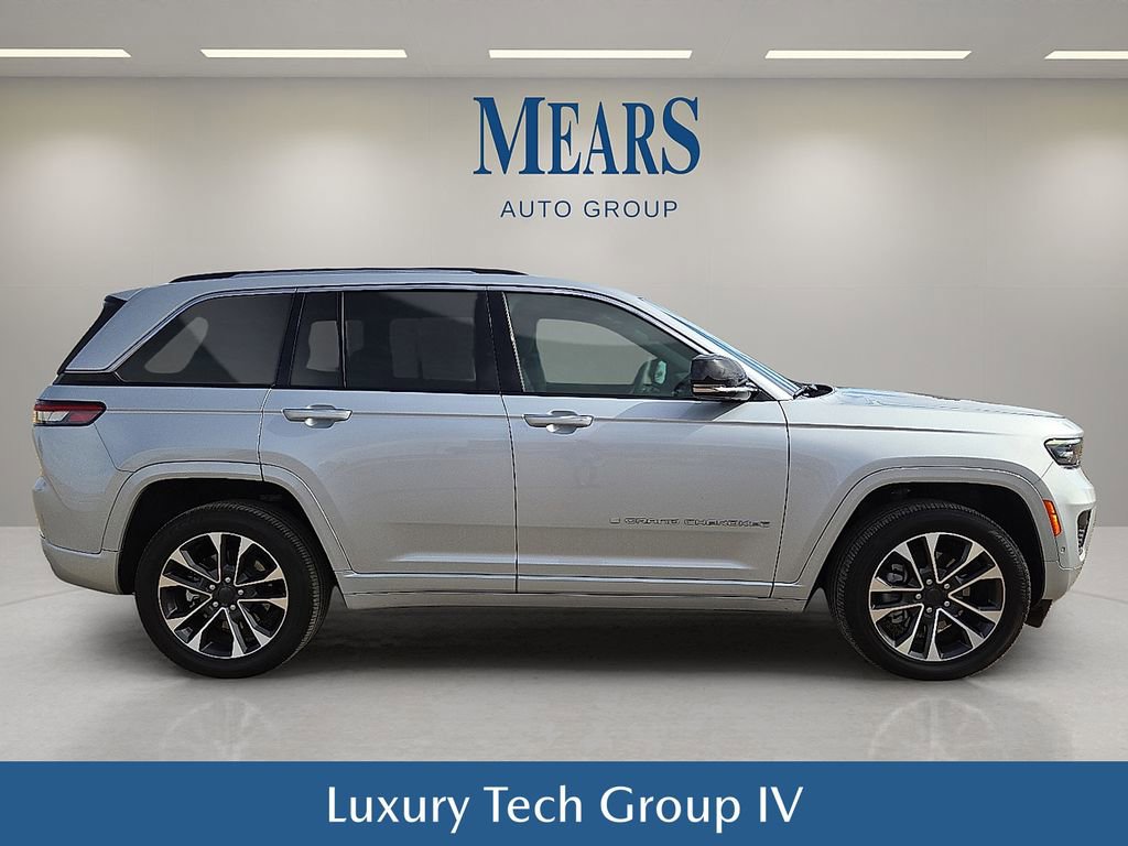 Used 2023 Jeep Grand Cherokee Overland w/ Luxury Tech Group IV image 7