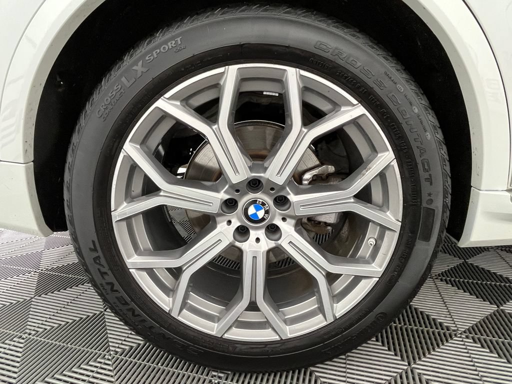 Used 2026 BMW X7 xDrive40i AWD/4WD image 16