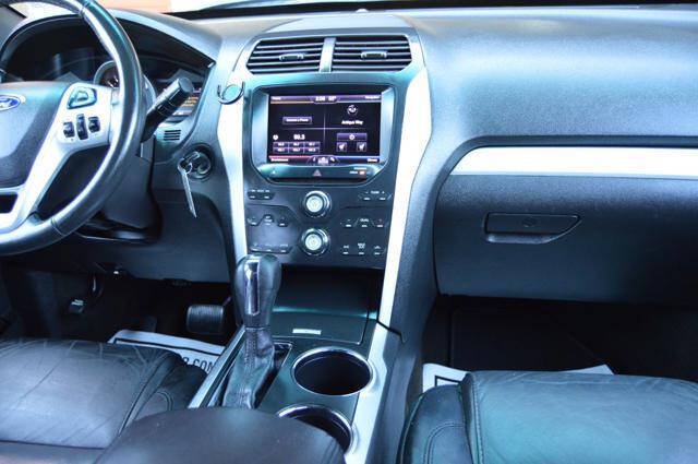 Used 2013 Ford Explorer XLT AWD/4WD image 21