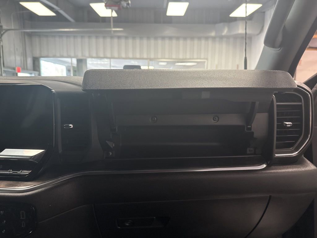 Used 2025 Chevrolet Silverado 2500 LTZ w/ LTZ Premium Package image 38