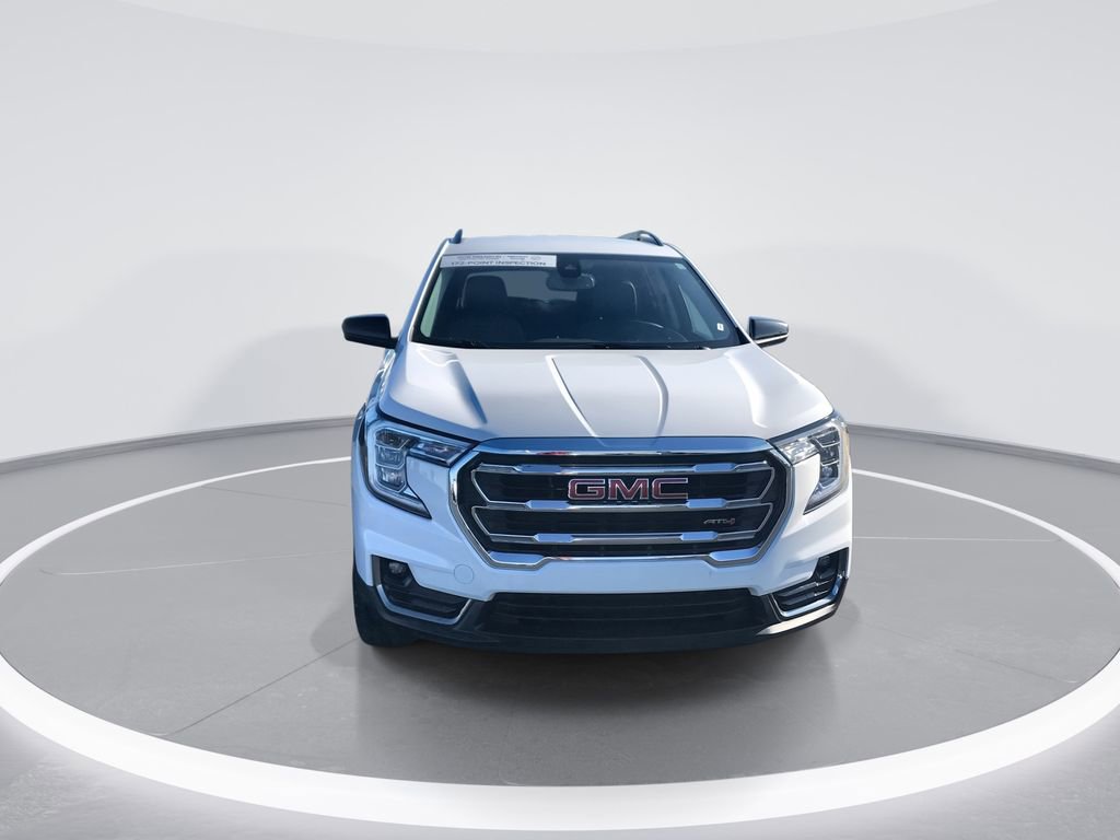 Used 2023 GMC Terrain AT4 image 3
