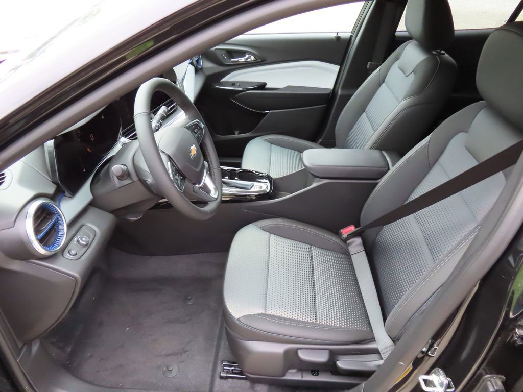 New 2026 Chevrolet Trax LT w/ LT Convenience Package FWD image 19