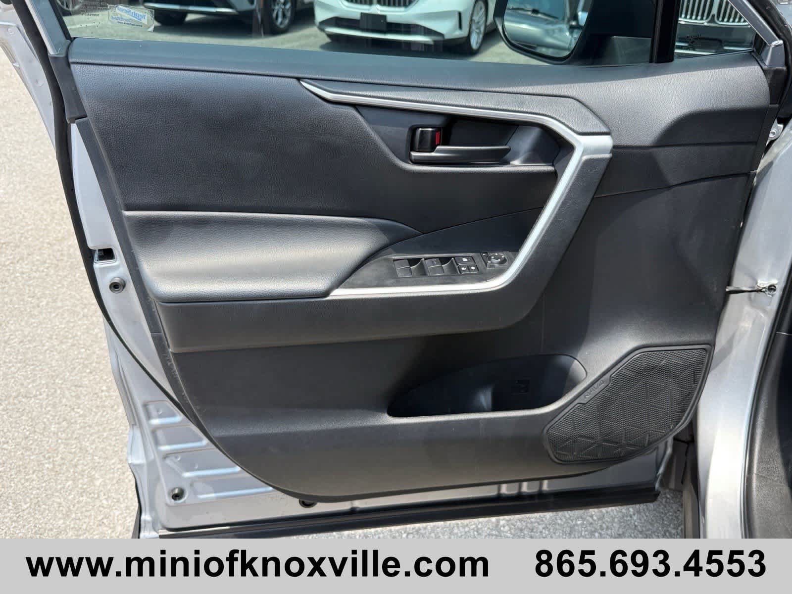 Used 2024 Toyota RAV4 LE AWD/4WD image 15