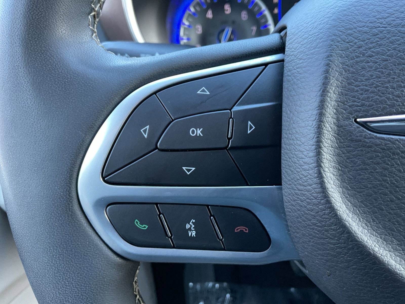 Used 2023 Chrysler Voyager LX image 19