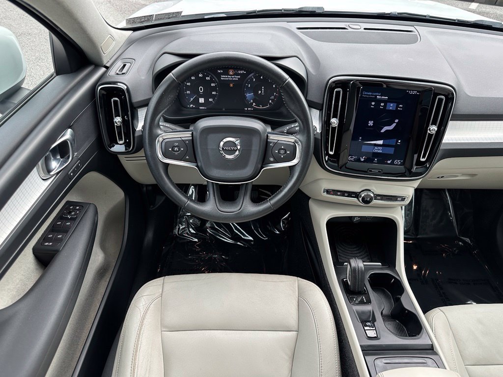 Used 2019 Volvo XC40 T5 Momentum AWD/4WD image 16