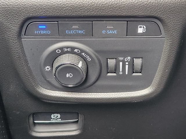 Certified 2023 Jeep Grand Cherokee Trailhawk w/ Advanced Protech Group II AWD/4WD image 22