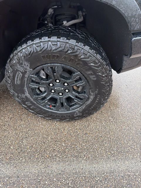 Used 2023 Chevrolet Silverado 1500 ZR2 w/ Technology Package image 3