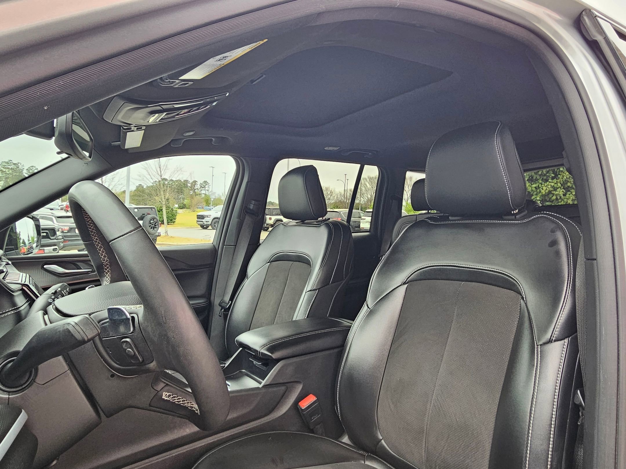 Used 2024 Jeep Grand Cherokee Altitude AWD/4WD image 22