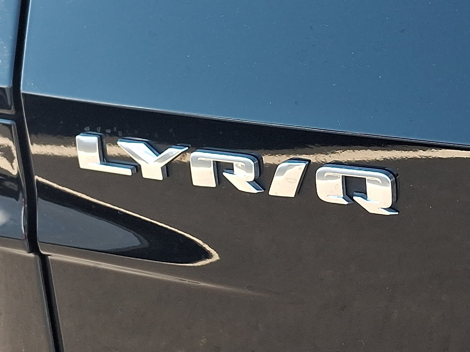 Certified 2024 Cadillac Lyriq Luxury AWD/4WD image 34