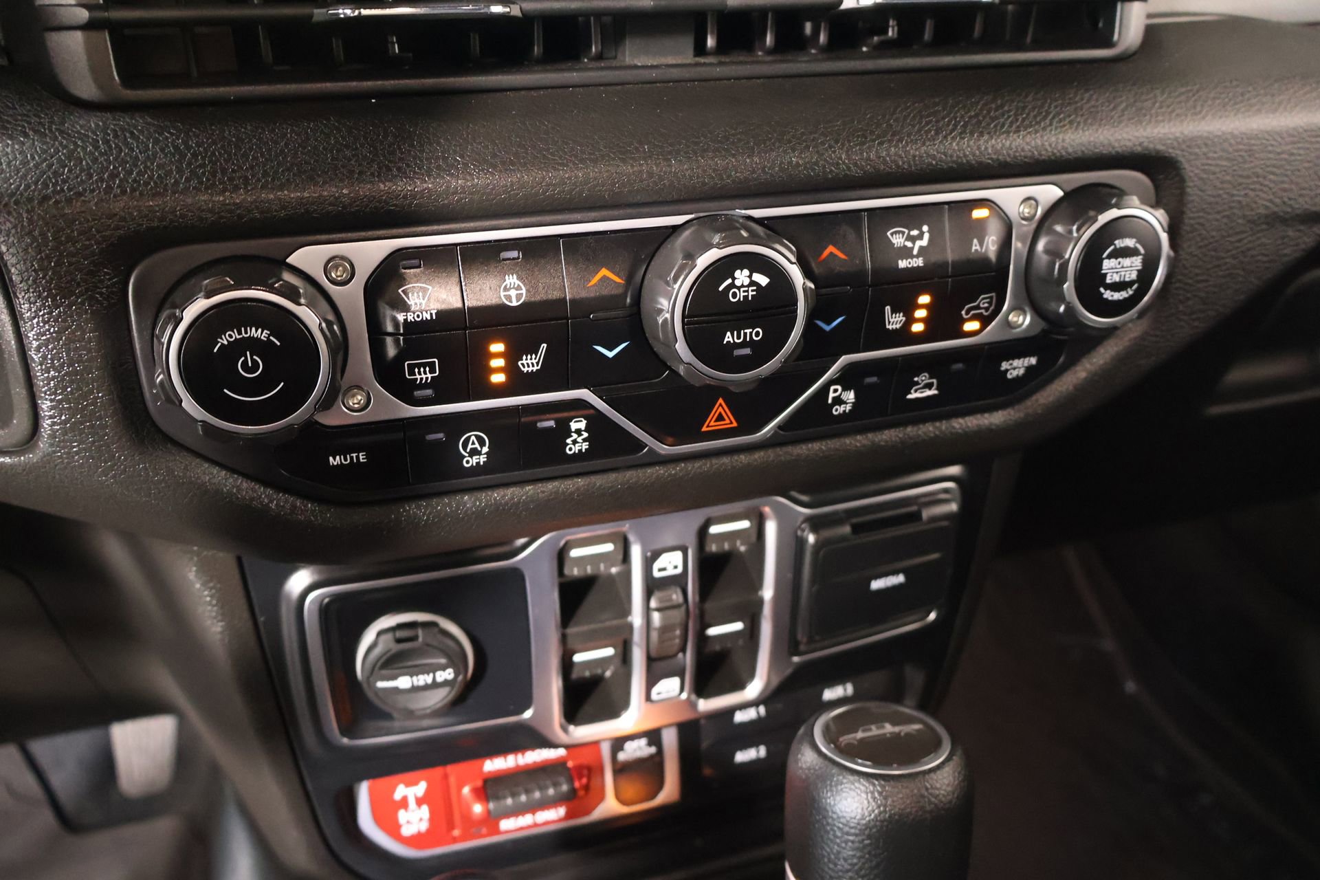 Used 2024 Jeep Gladiator Sport AWD/4WD image 7