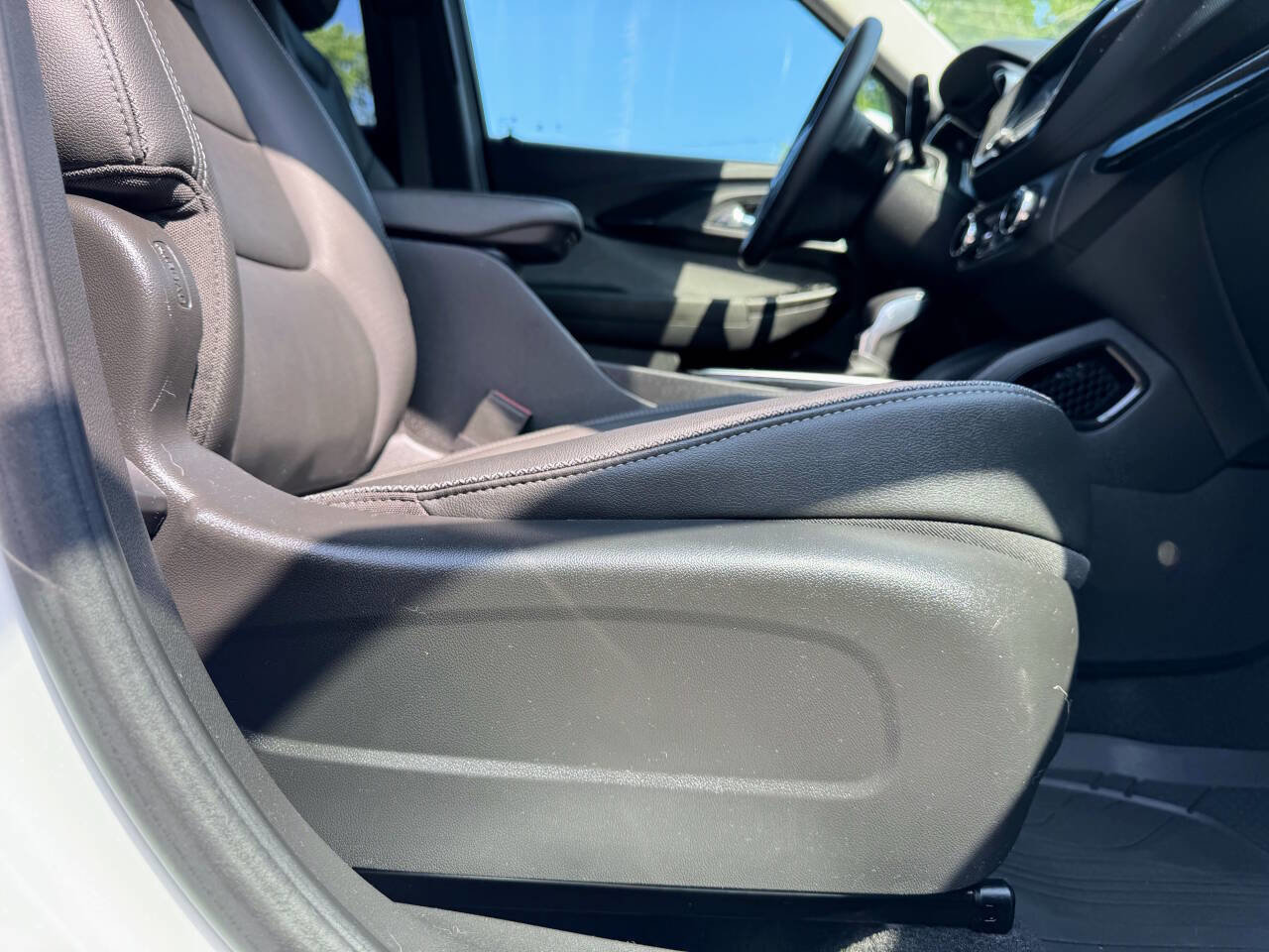 Used 2021 Chevrolet TrailBlazer LT w/ Premium Seating Package image 22