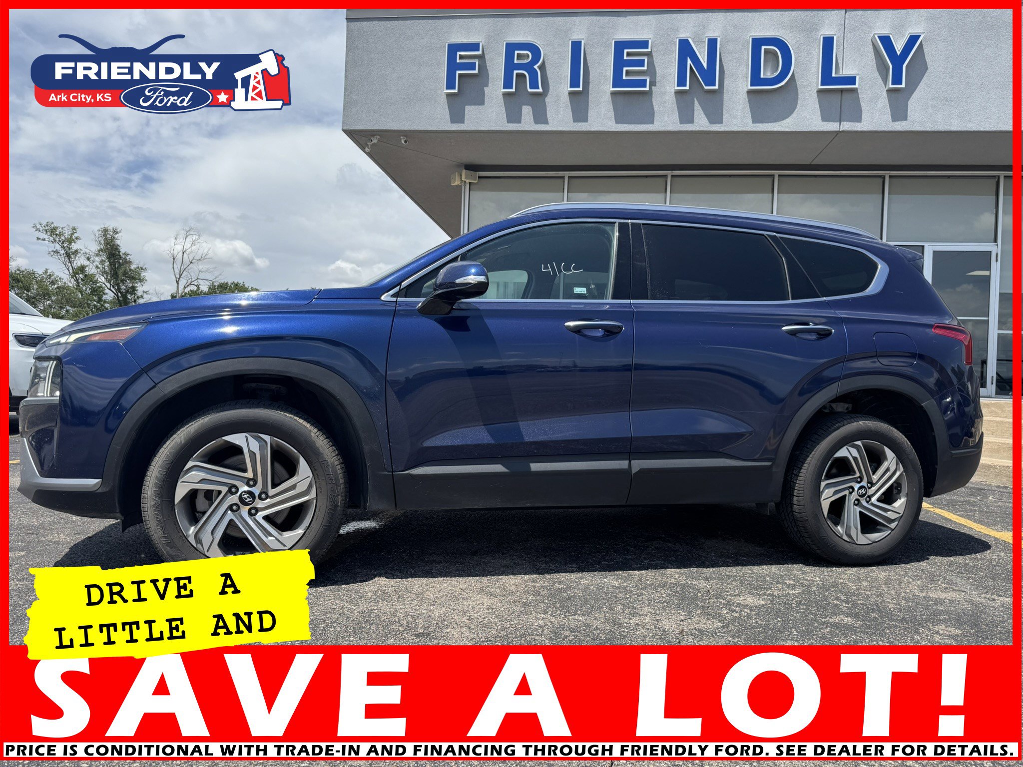 Used 2023 Hyundai Santa Fe SEL image 2