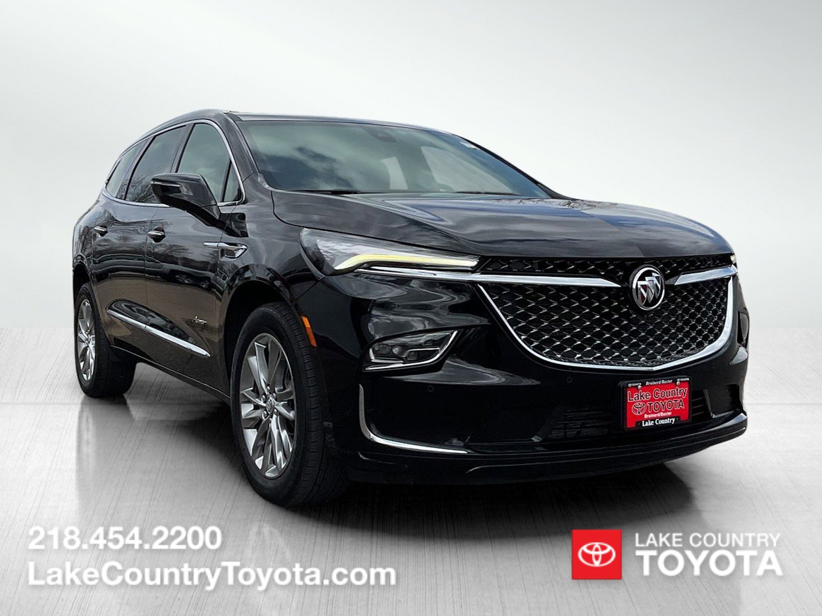 Used 2023 Buick Enclave Avenir w/ Avenir Technology Package AWD/4WD image 7