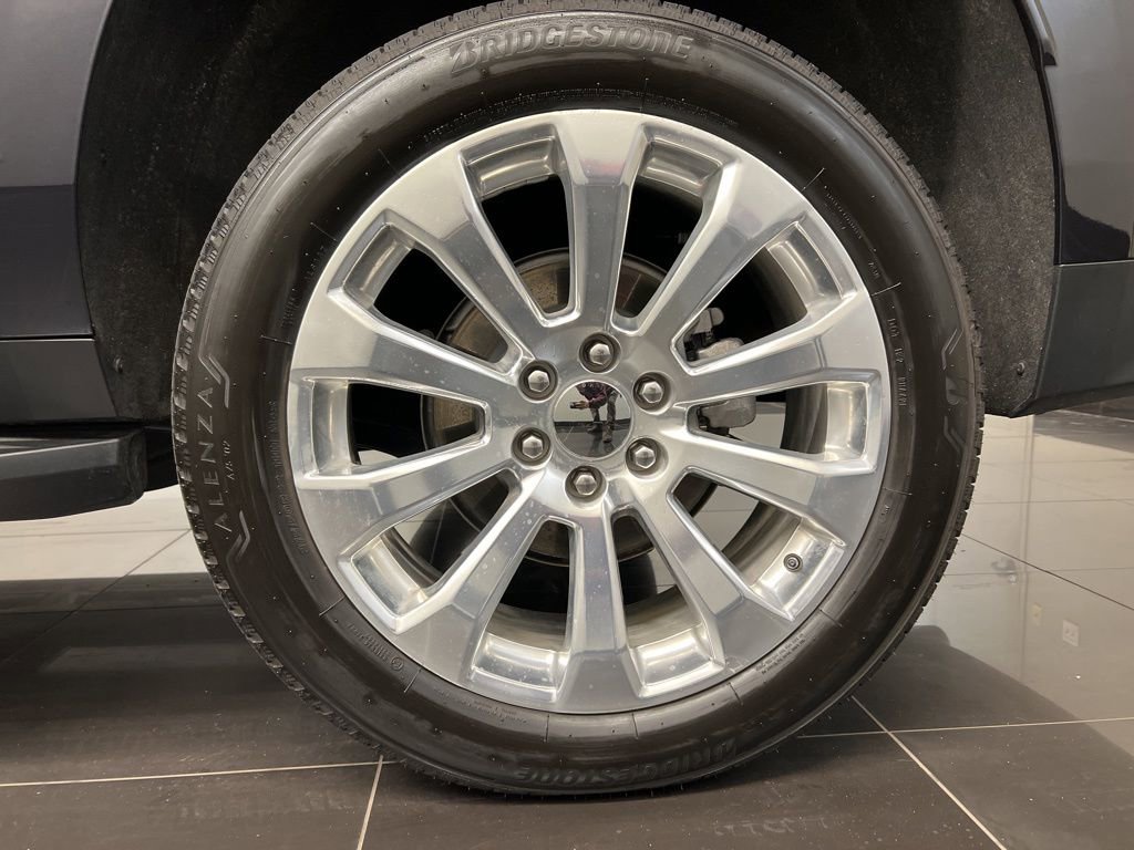 Used 2024 Chevrolet Suburban Premier w/ Premium Package AWD/4WD image 7