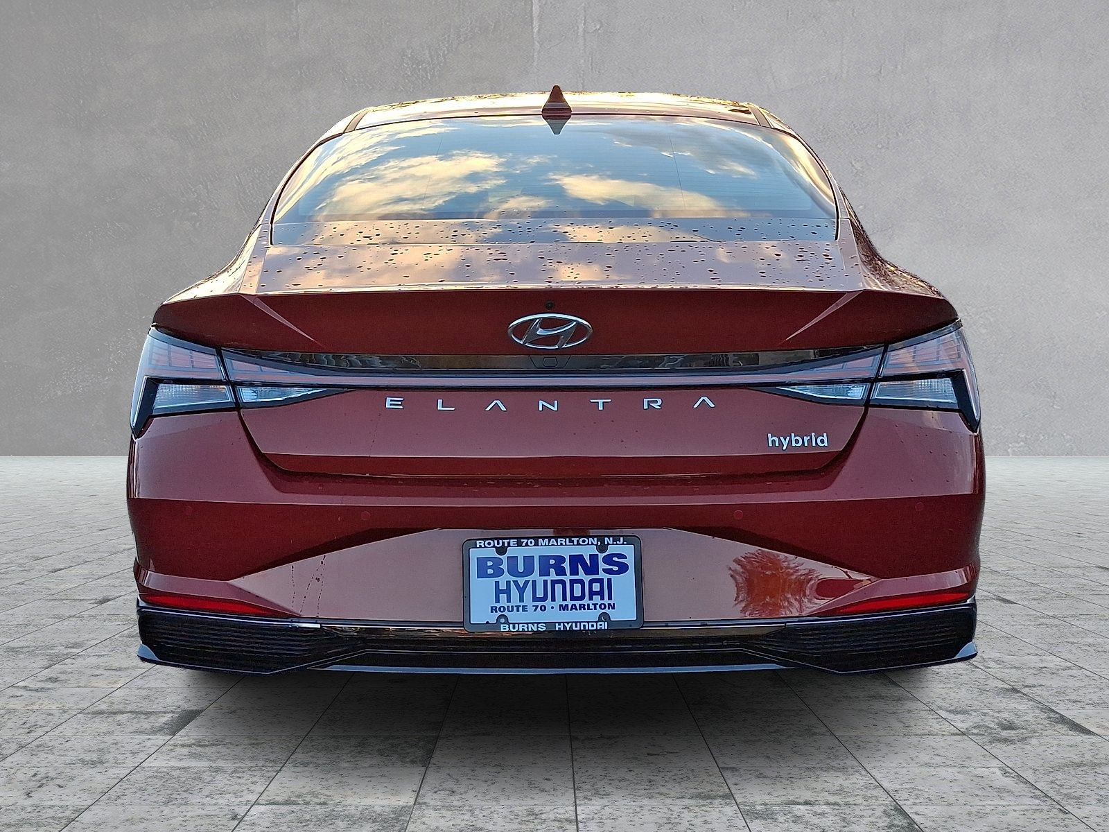 Used 2022 Hyundai Elantra Limited w/ Cargo Package image 9