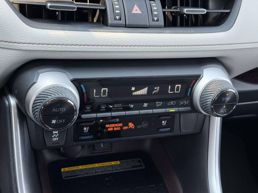 Used 2020 Toyota RAV4 Limited AWD/4WD image 24