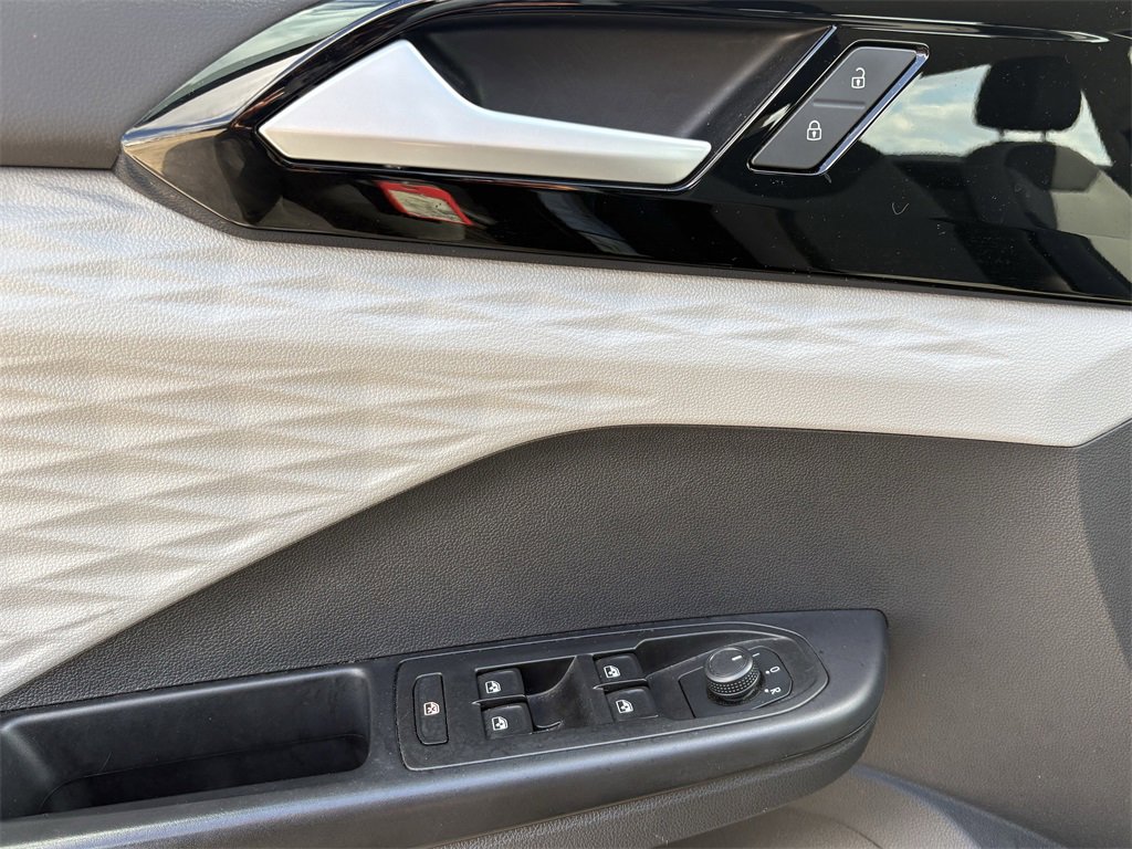 Used 2022 Volkswagen Taos S w/ IQ Drive S Package image 11