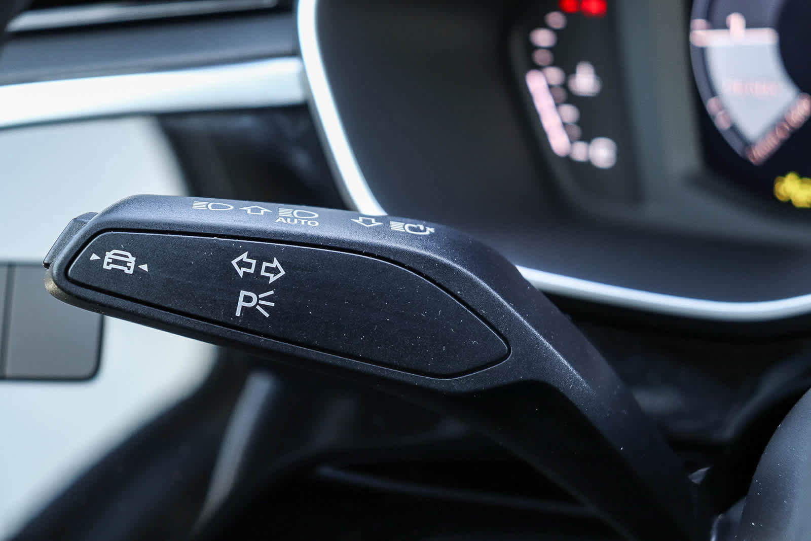 Used 2025 Audi Q3 2.0T Premium w/ Convenience Package image 30