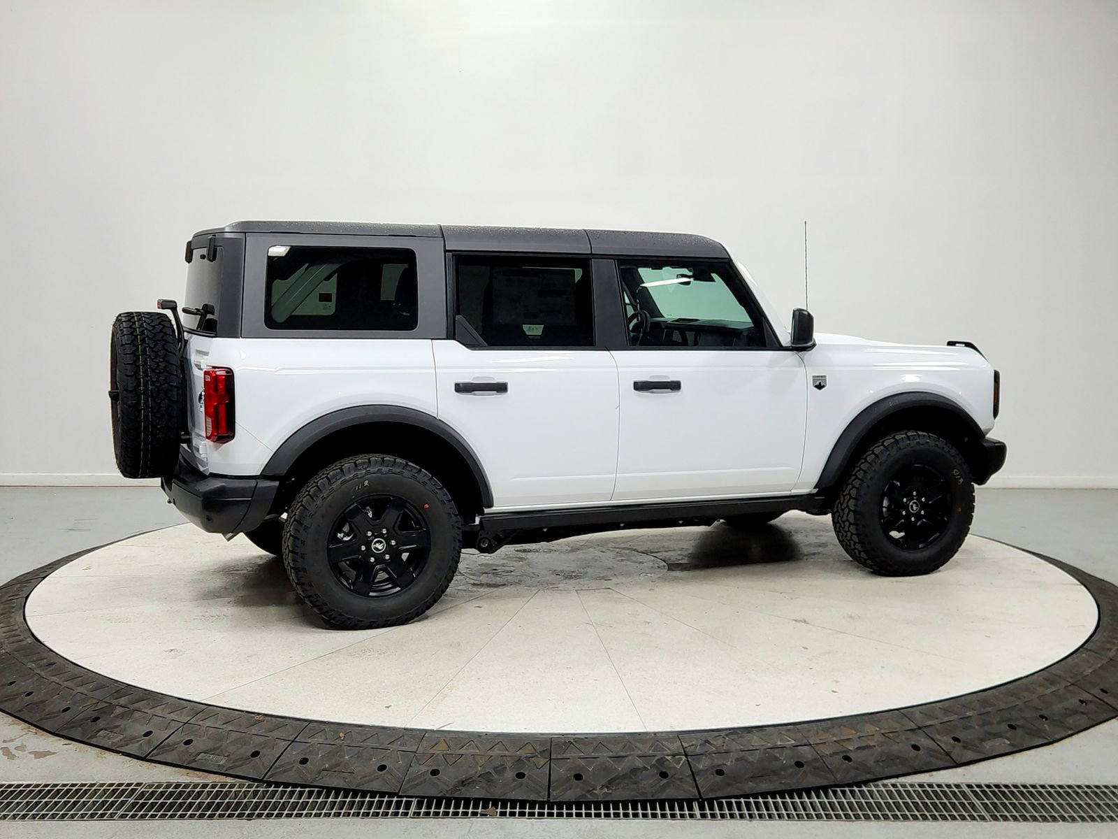 New 2025 Ford Bronco Big Bend w/ Black Diamond Package image 8