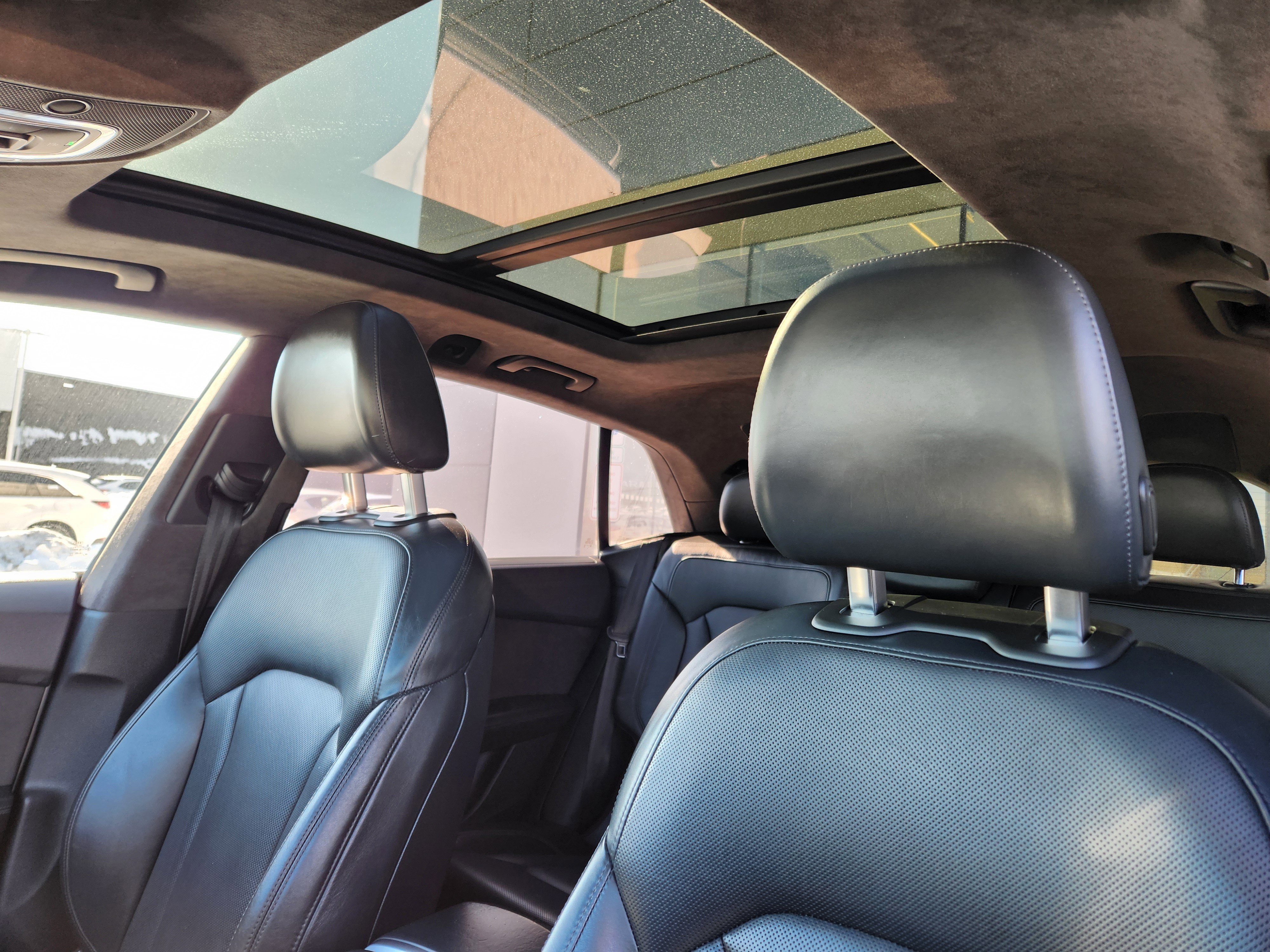 Used 2019 Audi Q8 Prestige w/ Luxury Package image 12