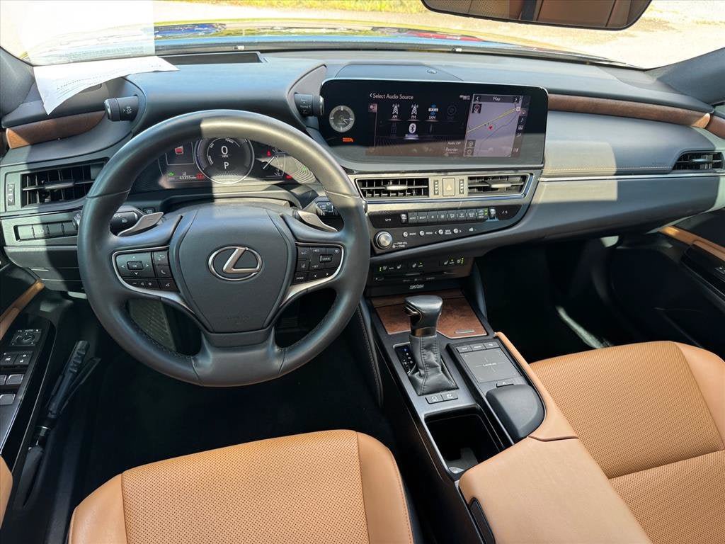 Used 2022 Lexus ES 300h w/ Premium Package FWD image 11