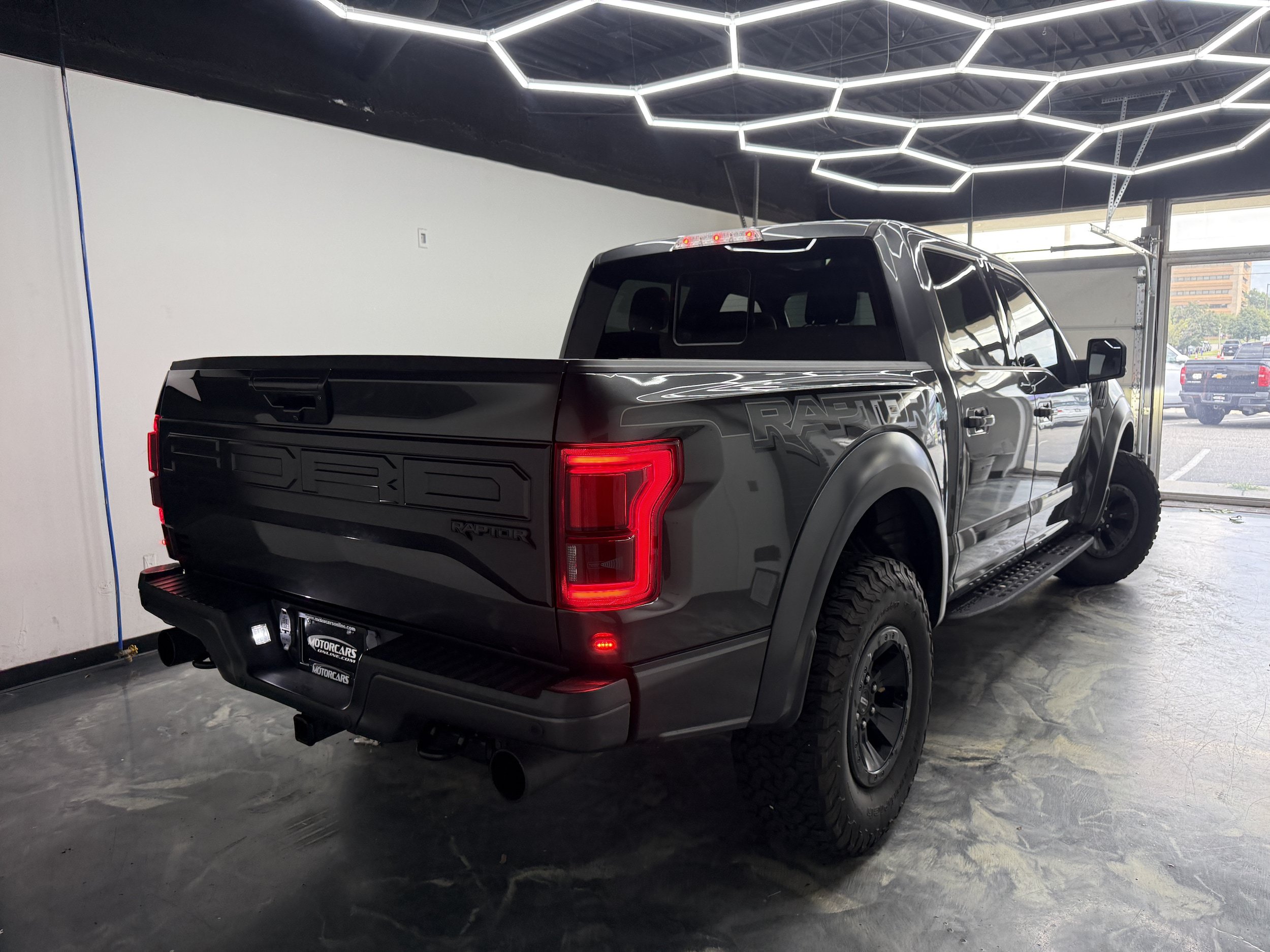 Used 2018 Ford F150 Raptor w/ Equipment Group 802A Luxury AWD/4WD image 2