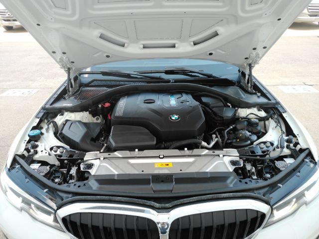 Used 2022 BMW 330e w/ Driving Assistance Package RWD image 55