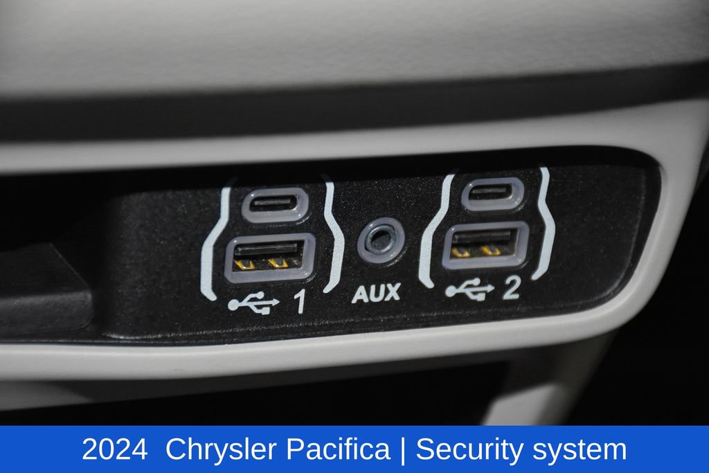 Used 2024 Chrysler Pacifica Touring-L image 20