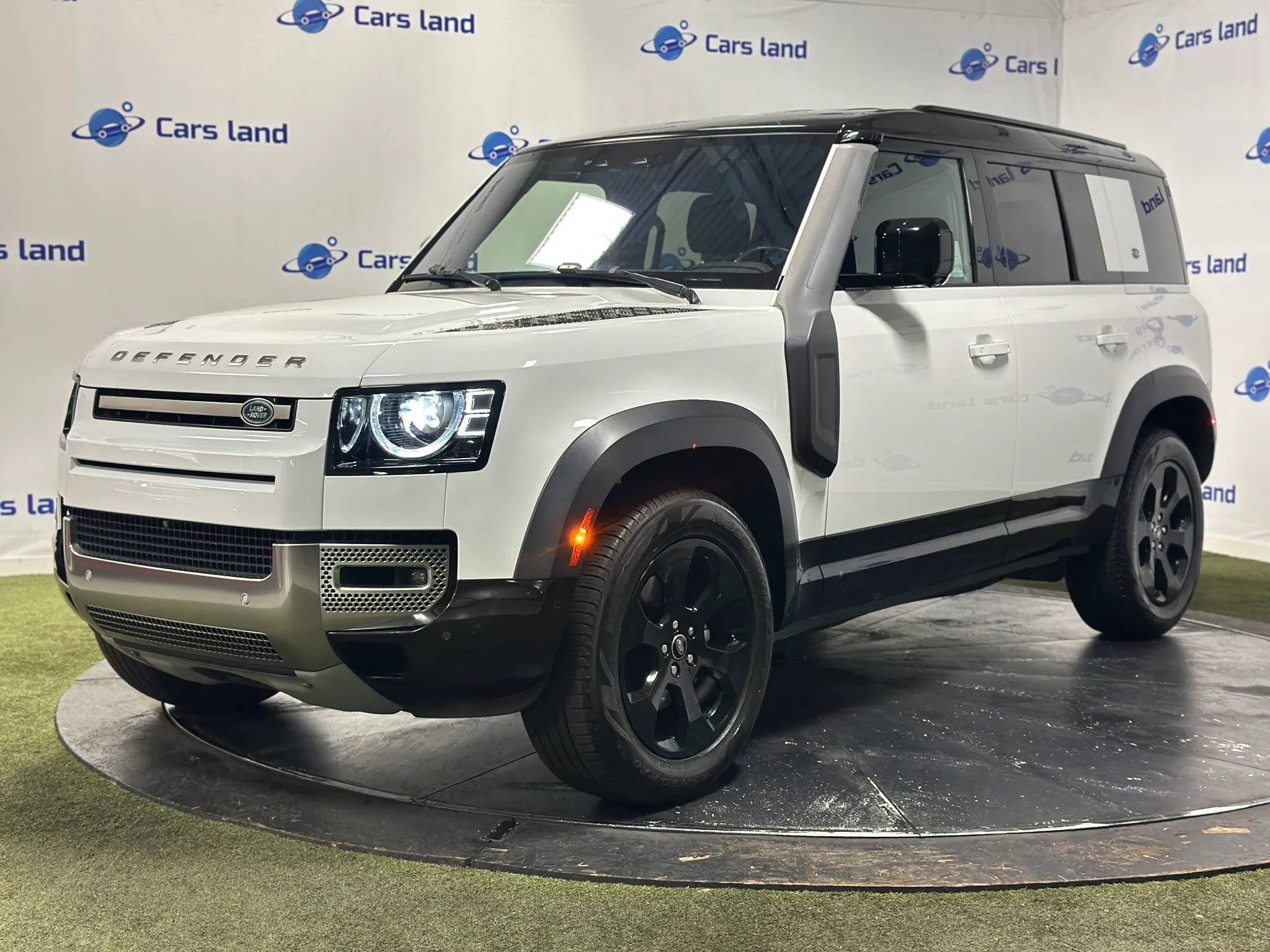 Used 2022 Land Rover Defender 110 AWD/4WD image 3