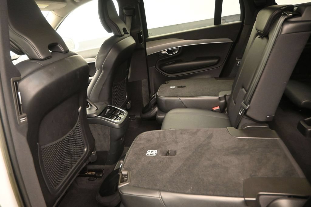 Certified 2022 Volvo XC90 T5 Momentum FWD image 13