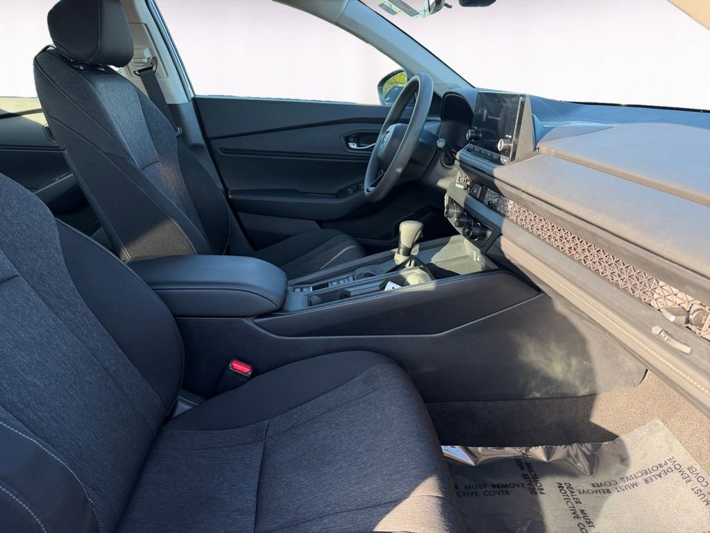 Used 2025 Honda Accord SE image 15