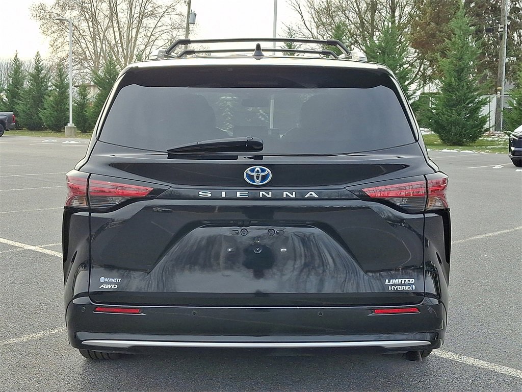 Certified 2024 Toyota Sienna Limited image 5