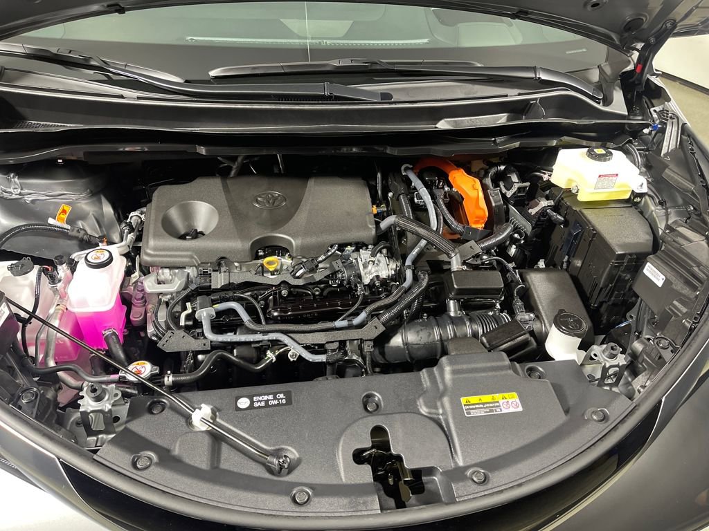 Used 2026 Toyota Sienna Platinum image 9