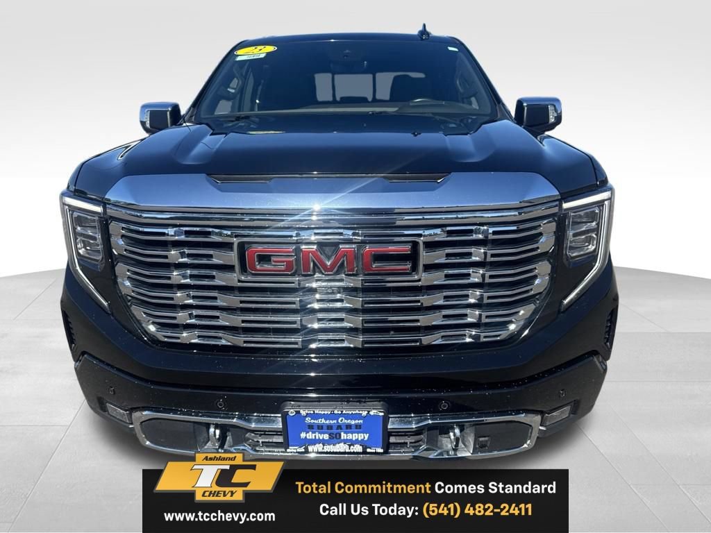 Used 2023 GMC Sierra 1500 Denali w/ Denali Reserve Package AWD/4WD image 2
