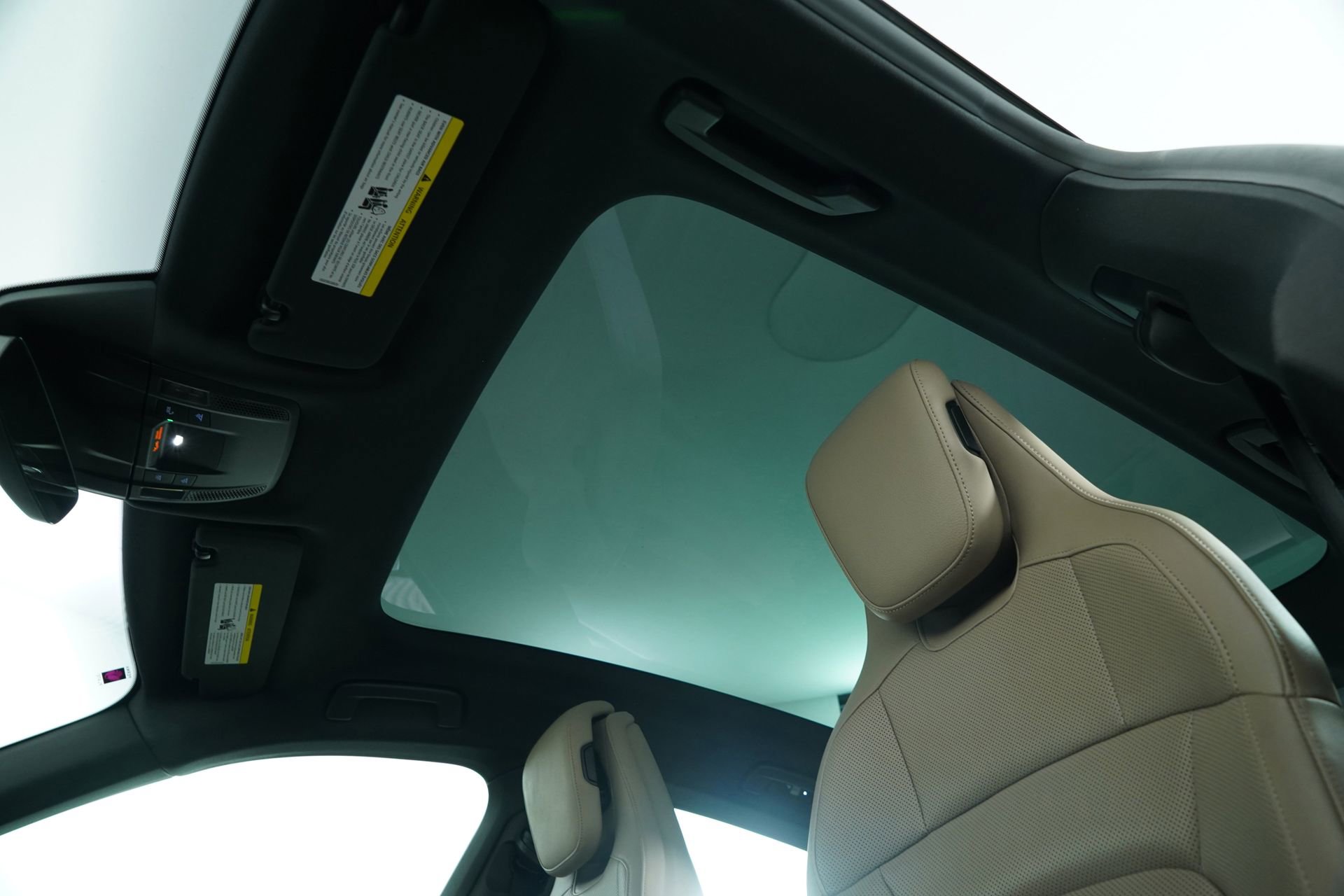 Used 2022 Porsche Taycan image 39