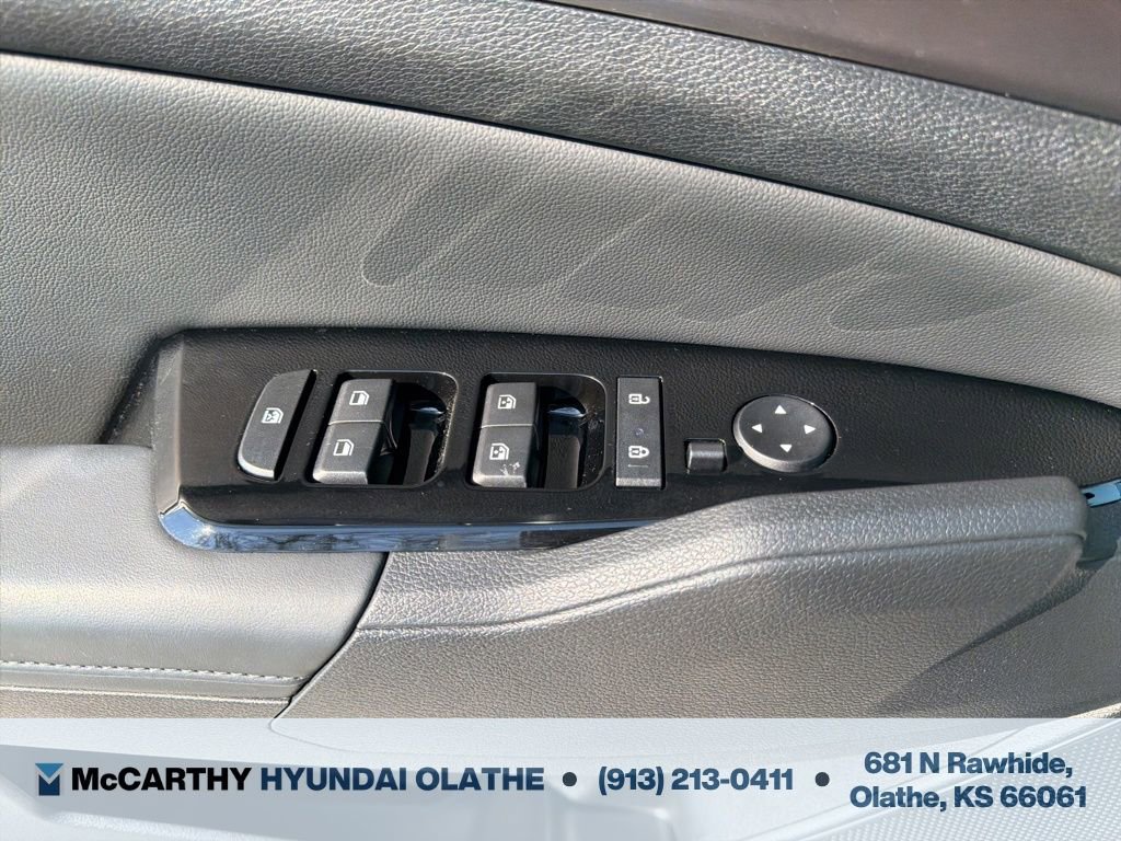 Used 2025 Kia Sportage EX w/ Premium Package FWD image 36