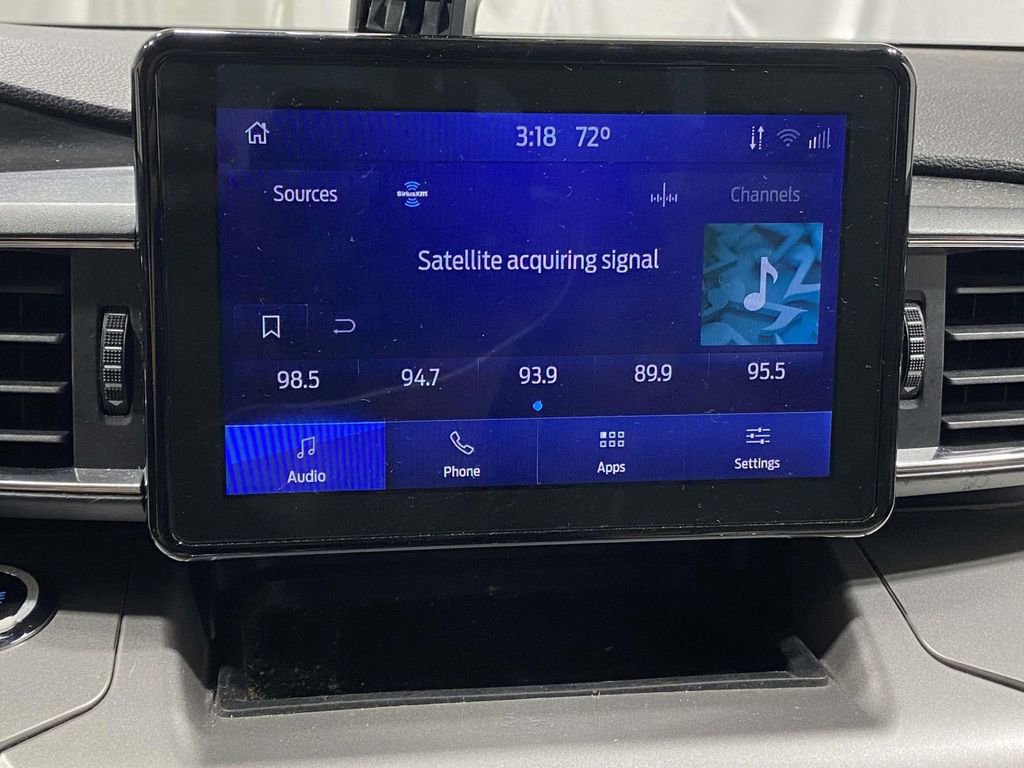 Used 2022 Ford Explorer XLT w/ Equipment Group 202A image 29