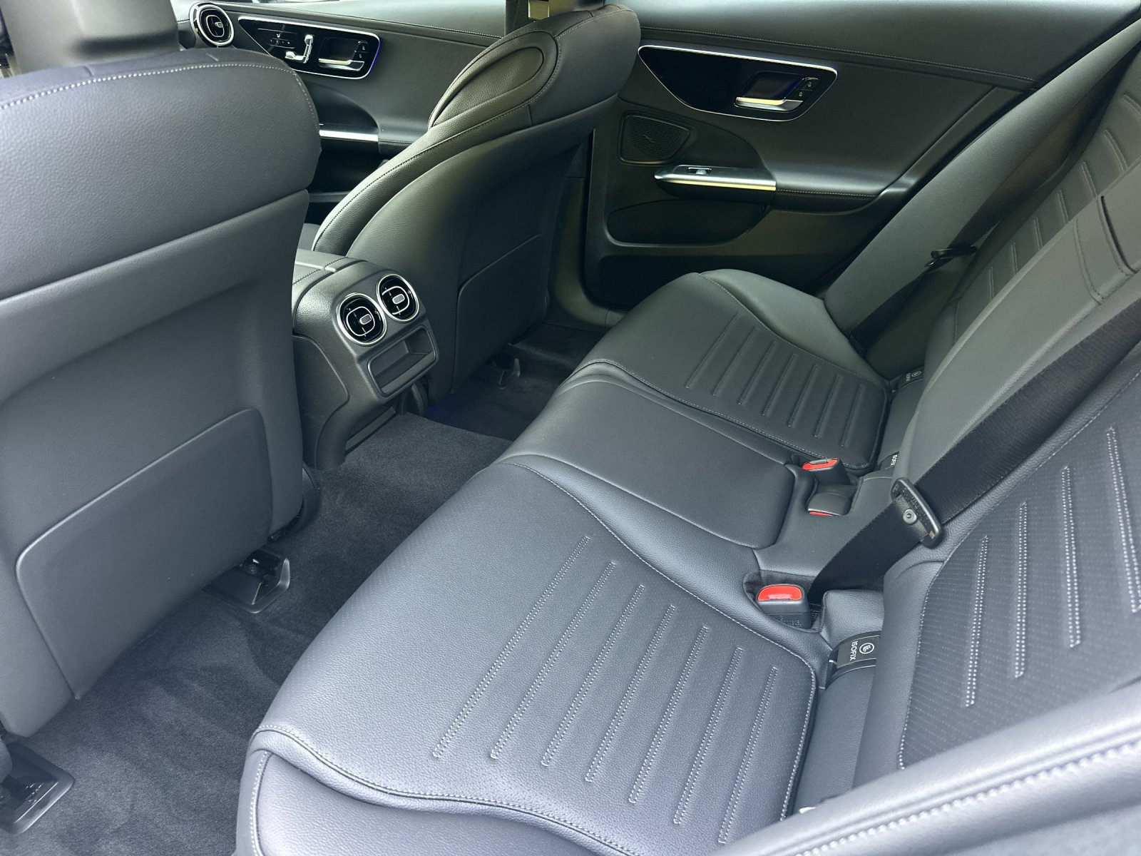 New 2026 Mercedes-Benz C 300 4MATIC Sedan image 12