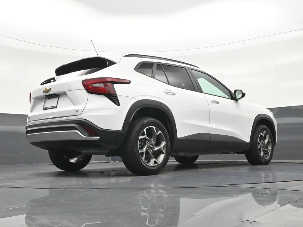 Used 2024 Chevrolet Trax LT FWD image 30