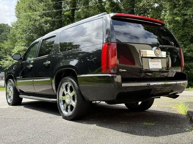 Used 2013 Cadillac Escalade ESV Luxury AWD/4WD image 5