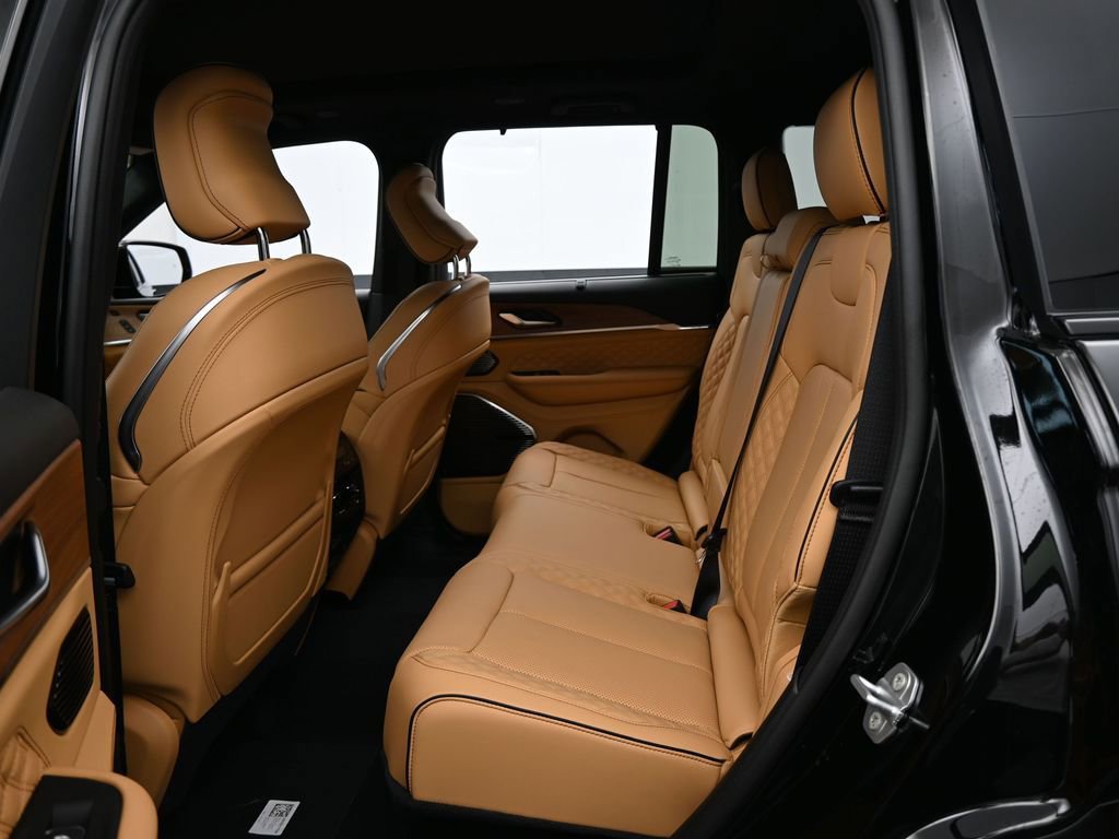 New 2025 Jeep Grand Cherokee Summit image 33