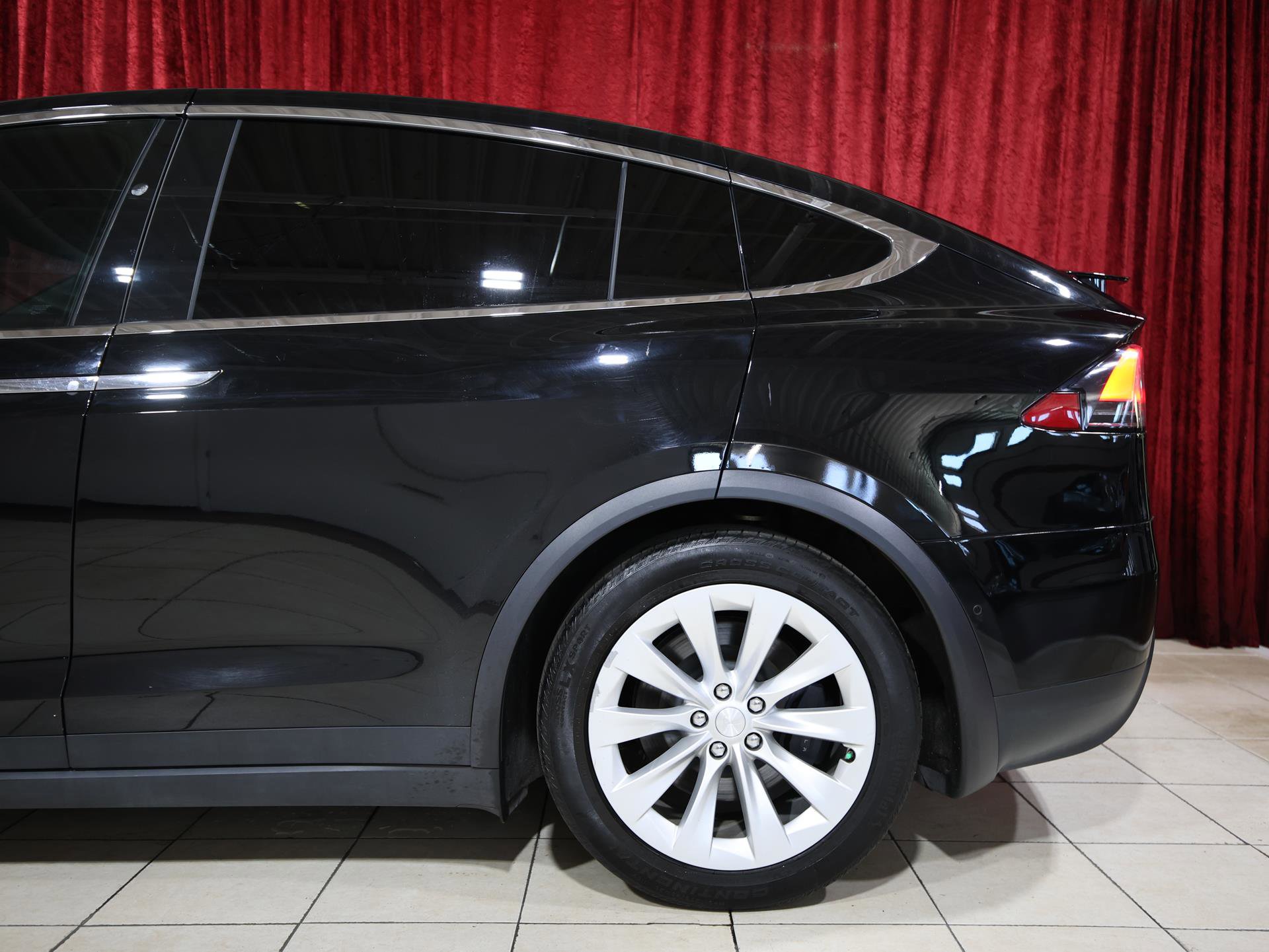 Used 2017 Tesla Model X 75D AWD/4WD image 6