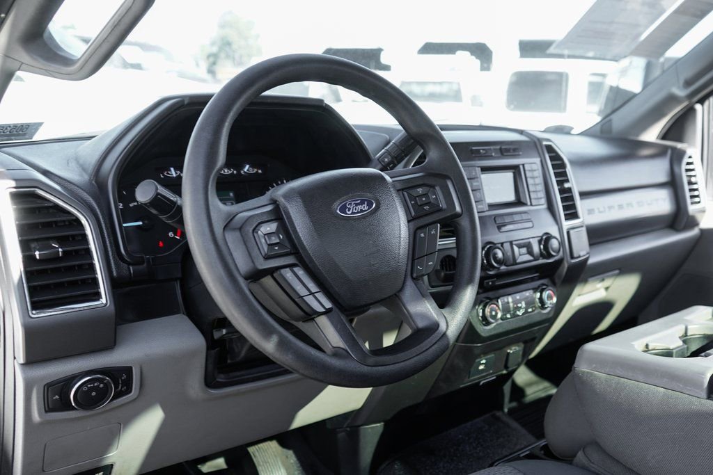 Used 2017 Ford F550 2WD Regular Cab Super Duty w/ Advanced Security Pack image 27