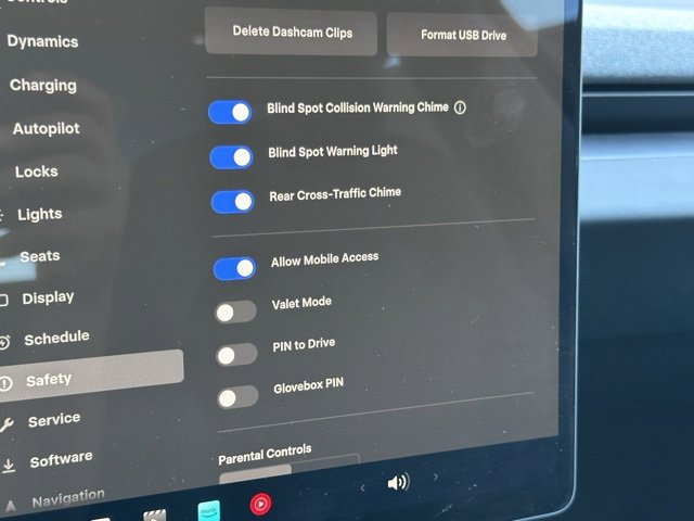 Used 2024 Tesla Model 3 Standard Range image 30