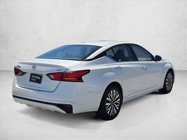 Used 2024 Nissan Altima 2.5 SV FWD image 5